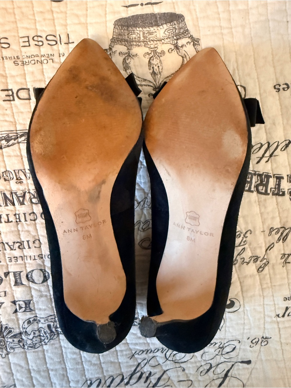 Ann Taylor Classic Black Suede Pointed-Toe Pumps with Bow Accent Size 8 - Picture 12 of 12